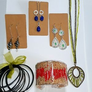 ❤️❤️❤️ 4 for $20     Jewelry 8 peice Bundle